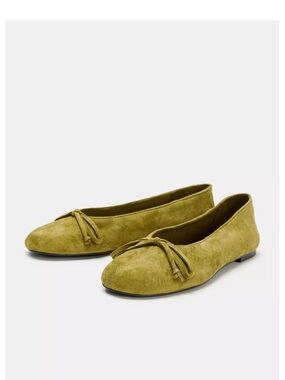 Zara charteuse green suede ballet flats with bow